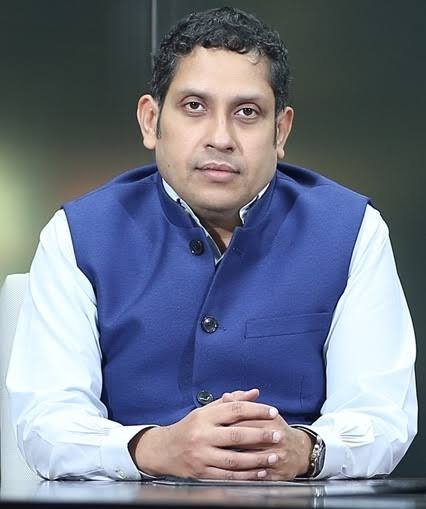 Shri Praveen Chakravarty